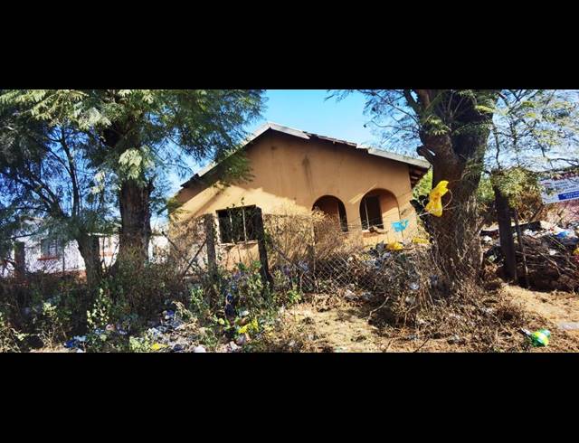 4 BEDROOM FREESTANDING FOR SALE IN MPOPHOMENI